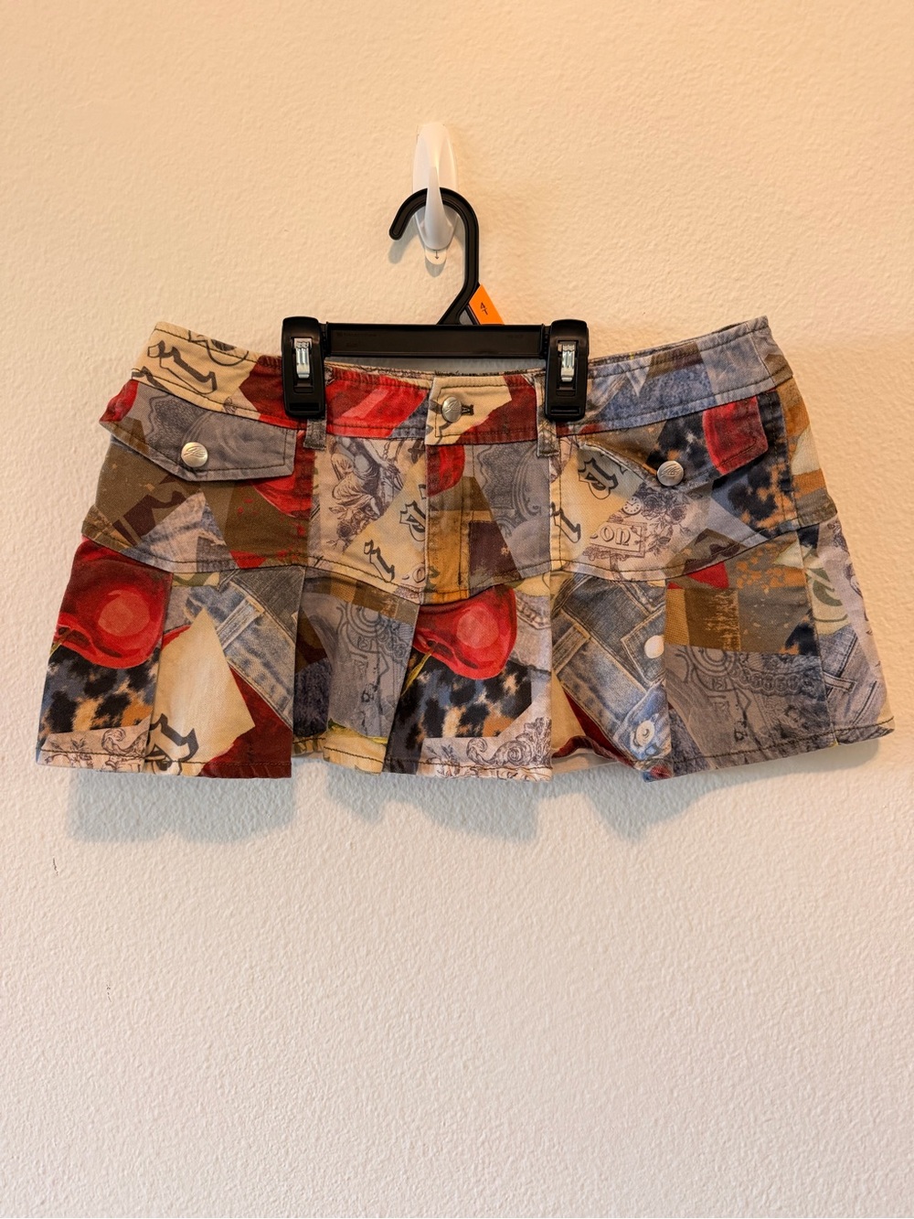I.AM.GIA Taryn Multicolor Pleated Graphic Mini Skirt - Picture 3 of 8